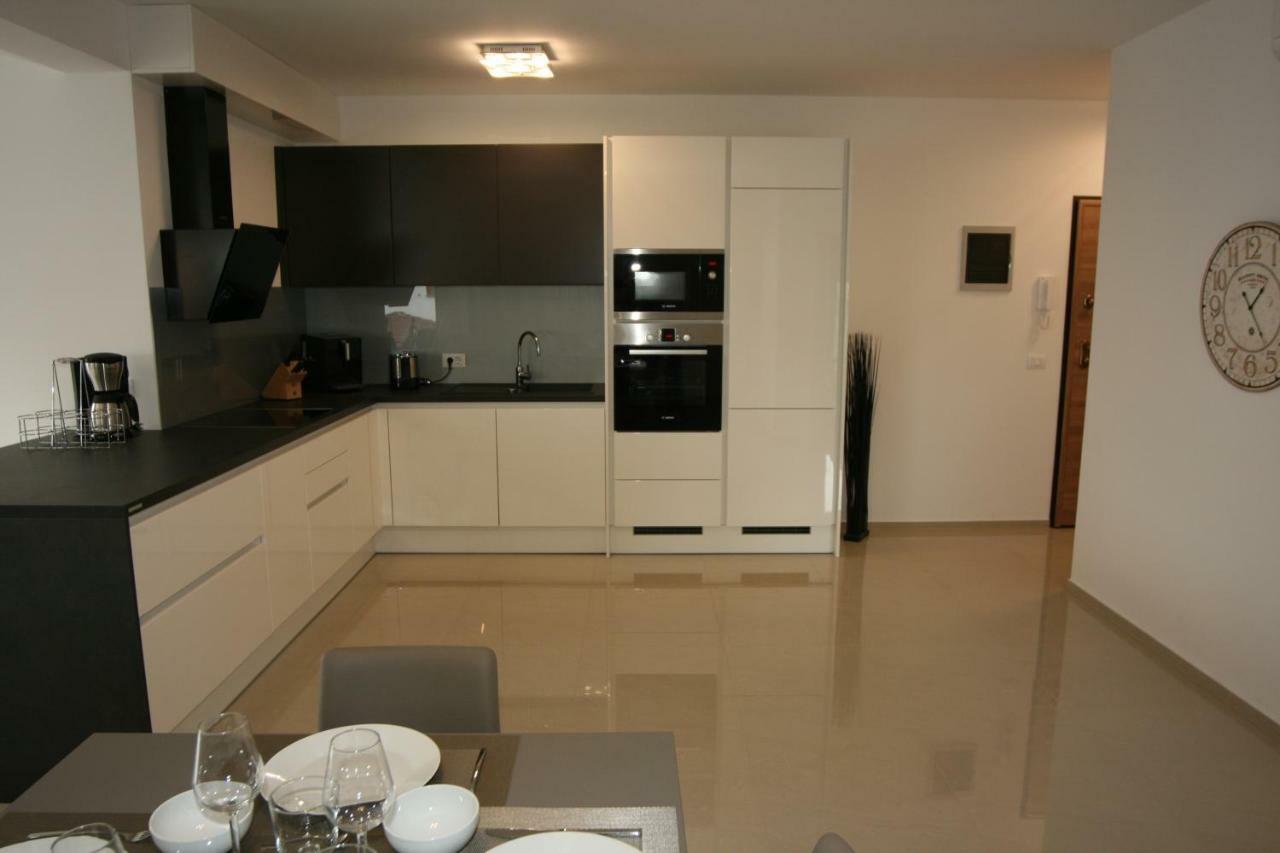 Penthouse No6 Apartment Медулин Екстериор снимка
